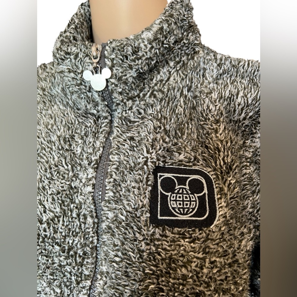 Disney Parks Jacket Womens Small Plush Fleece Sherpa Gray Black Full Zip - Picture 7 of 12